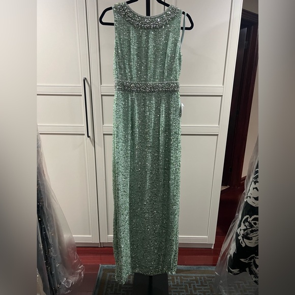 Sequined sleeveless embellished neckline long gown - Picture 7 of 8